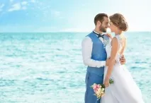 Весілля у Криму для двох у 2019 – організація - оформлення символічної церемоніїна березі моря двох