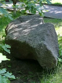 Владі хотіла поставити на могилу Висоцького камінь, що співає - Гола правда поставити