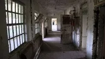 Занедбані психіатричні лікарні, відяких мороз по шкірі занедбані