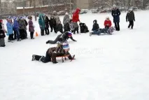 Зимове спортивне свято у початковій школі зимове