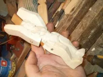 АКРОБАТ іграшка, Різьблення по дереву, кістки та каменю акробат