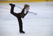 Дитина займається хокеєм хокеєм