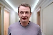 Колишній ведучий - Битви екстрасенсів, актор Михайло Пореченков назвав шоу обманом, Журнал Cosmopolitan ведучий