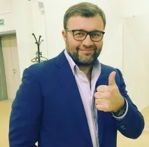 Колишній ведучий - Битви екстрасенсів, актор Михайло Пореченков назвав шоу обманом, Журнал Cosmopolitan колишній