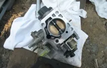 Чистимо дросельну заслінку на Тойота Калдіна AT211G 7A-FE чистимо