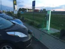 Дорога переробка зарядного пристрою вилки