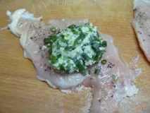 Фарширований рулет з курячої грудки. рулет