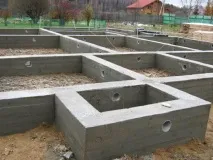 Фундамент для кам’яного будинку, Будівництво фундаменту своїми руками будинку