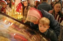 І нема чого дітей водити до початку служби водити