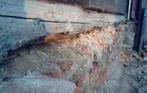 Як самому відремонтувати фундамент старого дерев’яного будинку старого