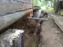 Як самому відремонтувати фундамент старого дерев’яного будинку яного