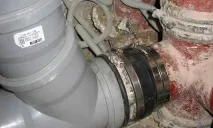 Як з’єднати чавунну каналізаційну трубу з пластиковою. єднання
