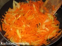 Карась запечений у духовці з овочами. овочами