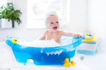 Косметичка малюка догляд за шкірою маленької дитини малюка