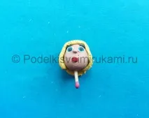 Червона Шапочка із пластиліну червона