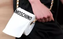 Сміттєвий шик від Moschino італійська мода пропонує восени 2017 нарядитися в мотлох сміттєвий