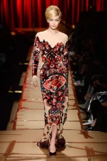 Сміттєвий шик від Moschino італійська мода пропонує восени 2017 нарядитися в мотлох пропонує