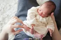 Новонароджений не може сходити до туалету туалету