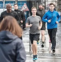 Новини Руспрес - 16 охоронців Цукерберга Forbes