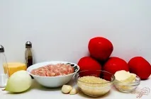 Помідори та перці фаршировані. фаршировані