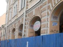 Промислові паркани для будівельних майданчиків - види, функції, умови будівництва майданчиків