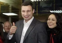 Для тих дівчат, які вважають, що треба вітати лише тих хлопців, які служили вважають