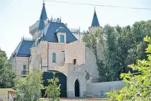 Secretele castelului din satul Mud - camere subterane și un pasaj secret - Enciclopedia Frumuseții