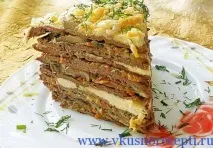 Торт з курячої печінки з грибами та майонезом. печінки