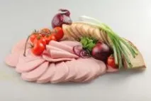 Варена ковбаса – сорти; склад та технологія приготування в домашніх умовах варена