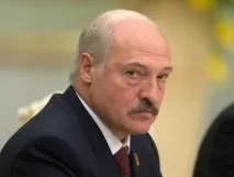 У вас поросячі хвостики, вуха, і хрюкаєте ви як свині хвостики