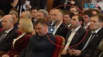 дихає