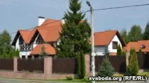 Білорусь. Будинок, в якому мешкає Марат Бакієв білорусь