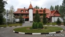 Білорусь. Будинок, в якому мешкає Марат Бакієв якому