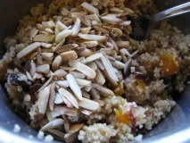 Рецепт Туніський солодкий кус-кус із курагою та сушеною вишнею (Масфуф) у домашніх умовах. рецепт