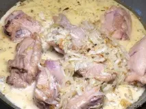 Рецепт Курка Гульчехра, тушкована в молоці та сметані, з приправами гульчехра