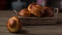 Булочки з корицею, як приготувати, рецепт, тісто для булочок, випічка зцукром, пісні булочки, булочки