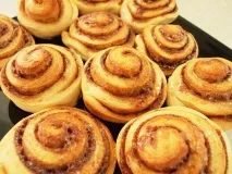 Булочки з корицею, як приготувати, рецепт, тісто для булочок, випічка зцукром, пісні булочки, корицею