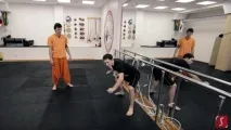 Елемент «метелик» (butterfly kick), Школа трикінгу (Владивосток) butterfly