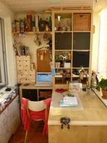 Як нестандартно оформити закритий та відкритий балкон можна
