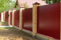 Який товщини вибрати лист для паркану який