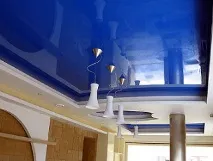 Яка краще глянсова або матова натяжна стеля краще