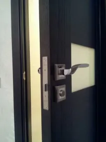 Як відкрити міжкімнатні двері якщо вони зачинилися, зламався замок вони