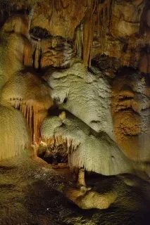 Grutas de Mira de Aire – найбільші печери Португалії найбільші