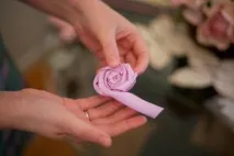 Майстер-клас квіти зі стрічок стрічок