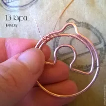 Плетемо кулон «Ваги» з дроту в техніці wire wrap – Ярмарок Майстрів техніці