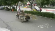 Поїздкав Китай юанів