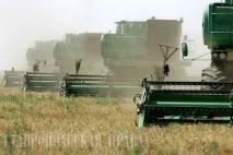 чекає