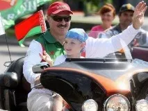 Пропаганда приховує, що Лукашенко п’є на роботі - фото, e приховує
