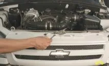 Ремонт Шевроле Нива Зняття та встановлення облицювання радіатора Chevrolet Niva встановлення