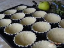 Рецепт Тістечка Кошички з білковим кремом, Грибочки з дитинства тістечка